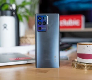 Test ZTE Axon 30 Ultra : un challenger qui n'a pas encore les épaules assez musclées